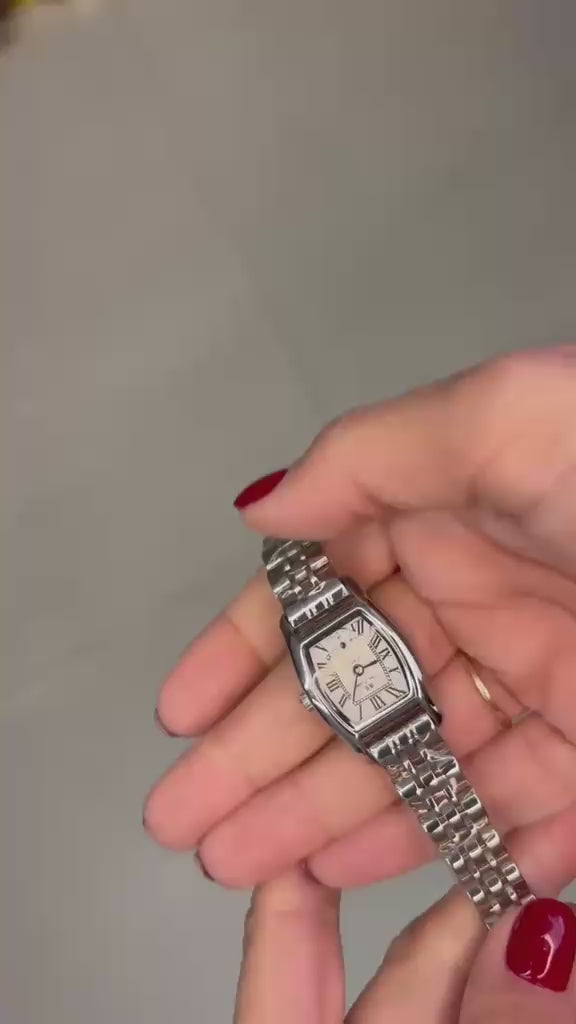 Relógio Feminino Lumi — Elegância Clássica em Aço Inox